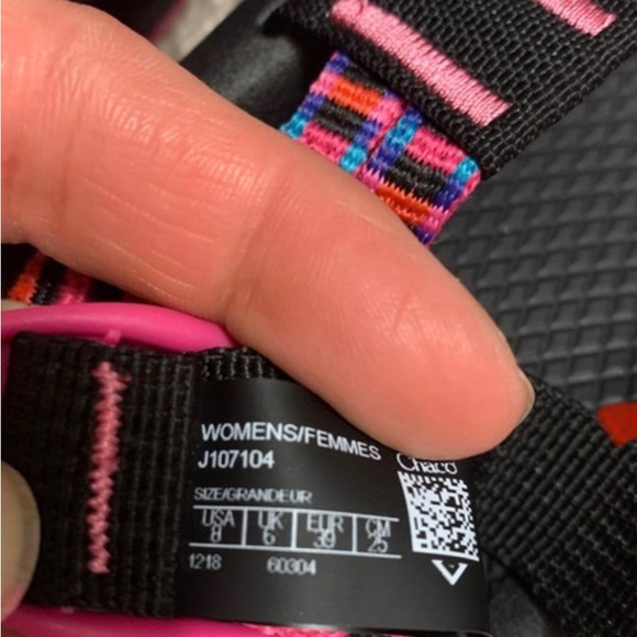 Chacos - Picture 2 of 4